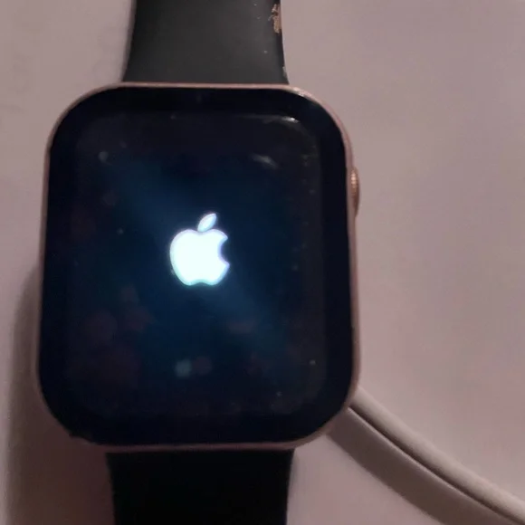 Apple Watch 4 Series 40MM Verizon display picture 2